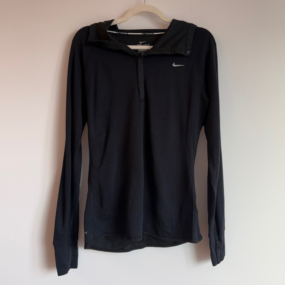 Black Long-Sleeve Hooded Active Top with Thumbhole Cuffs